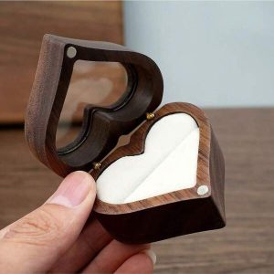 1Pc Wooden Jewelry Box Heart Shape Ring Display Box Engagement Wedding Couples Ring Storage Holder Multicolor