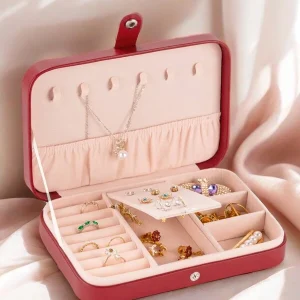 1pc Large Capacity Jewelry Organizer Box (21*14.5*4.5CM), Minimalist Leather Jewelry Box, Portable Solid Color Rectangle-Shaped Jewelry Storage Box, Suitable For Storing Necklaces, Rings, Earrings, Etc. Can Be Used As A Gift For Mother, Girlfriend, Lover, Or Best Friend On Holidays Or Birthdays. Also Great For Business Travel Red